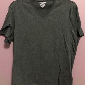 Banana republic v neck t shirt